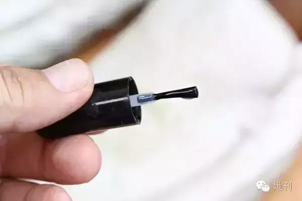 你的小白鞋脏了是怎么洗白的,小白鞋臭的小妙招不用小苏打