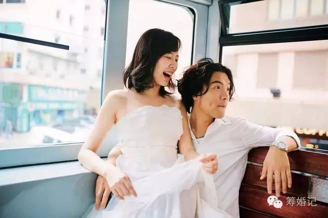 拍婚照pose技巧大全,搞怪婚纱照姿势的摆法