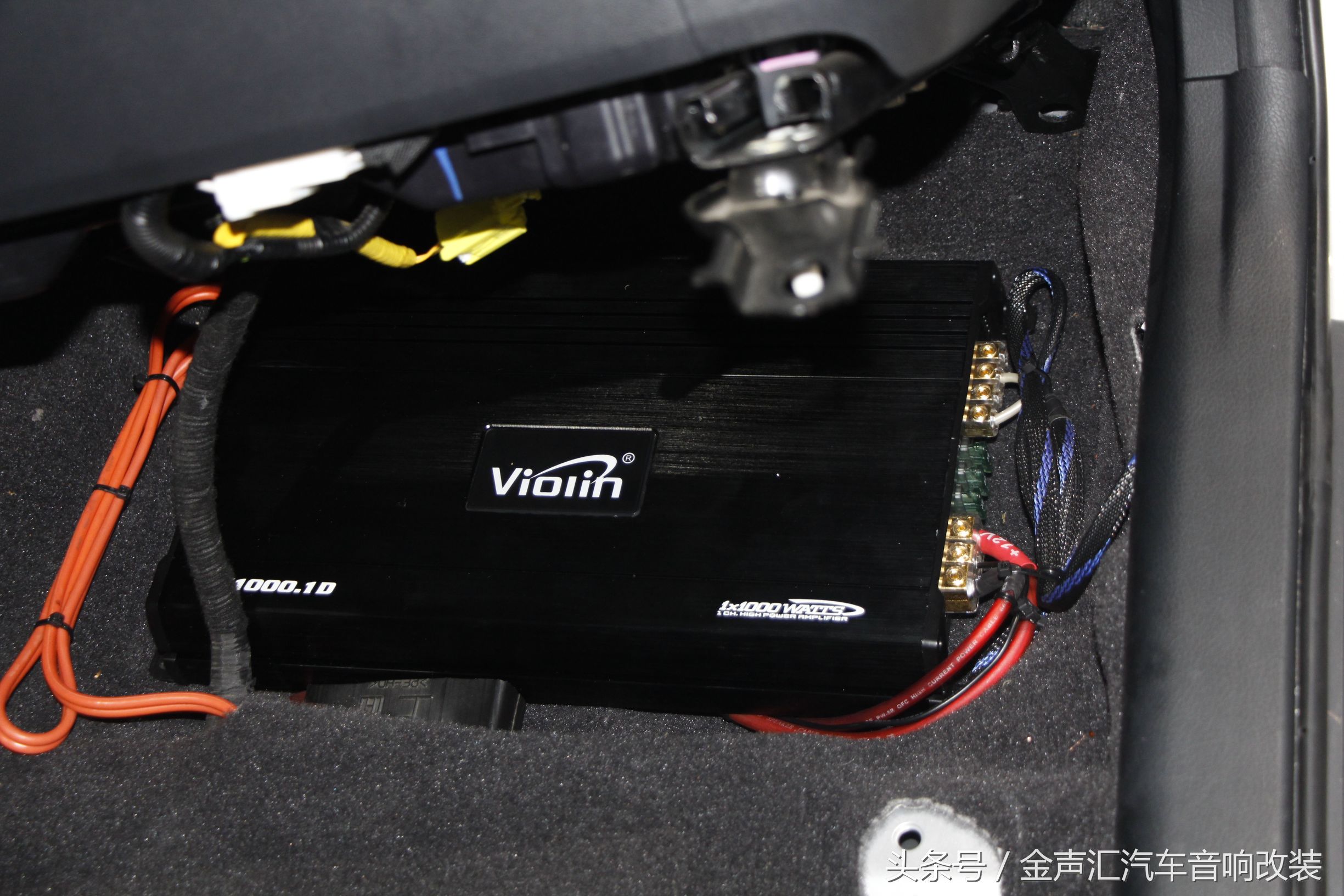 刚送走升级史云威格音响K5不久又来了一个锐志升级史云威格低音