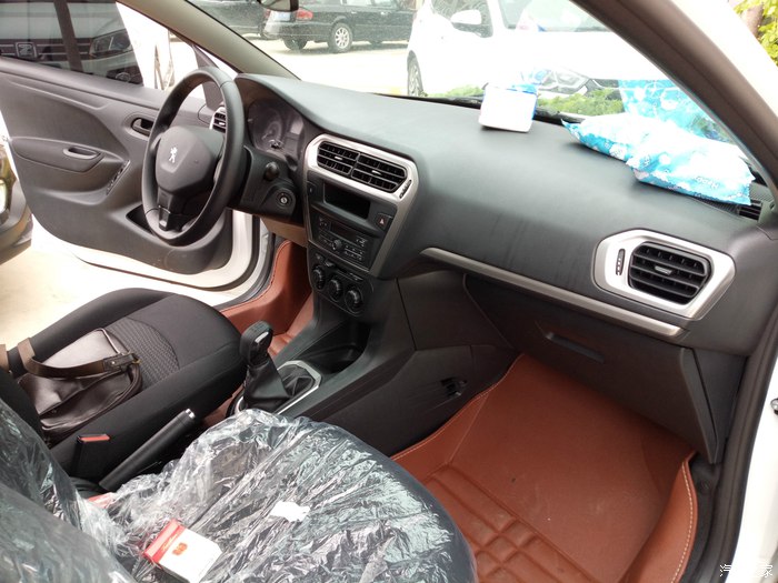 新款标致301幸福版,标致301旅行