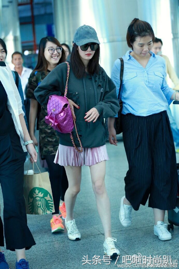 杨幂机场回力老爹鞋,回力鞋杨幂同款2022