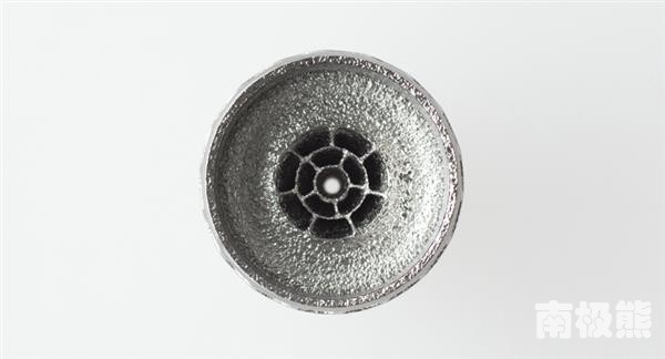 又一件土豪玩具：4300美元一对的超高音质钛金属3D打印耳机