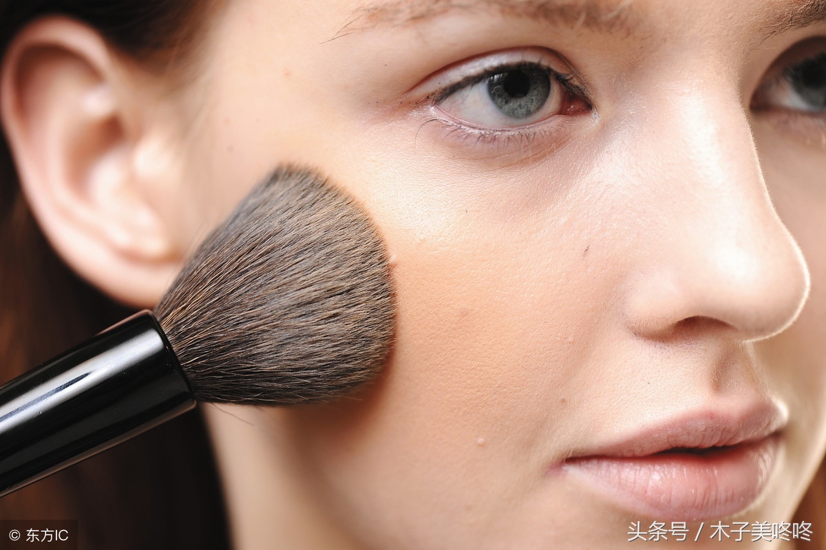 蜜粉散粉定妆喷雾哪个定妆效果好,粉饼散粉蜜粉定妆喷雾有什么区别