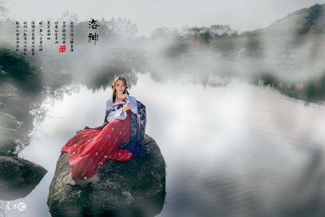 小说：穿越后她运气爆棚，不小心在泥里滑了一脚，竟摸到宝贝人参