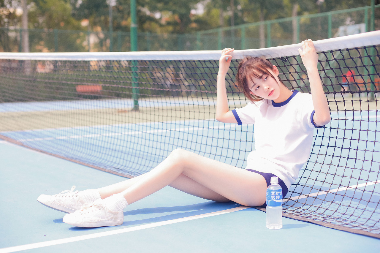 故事：她为了护住她肚子里面的孩子，拿刀挥舞逼退他们