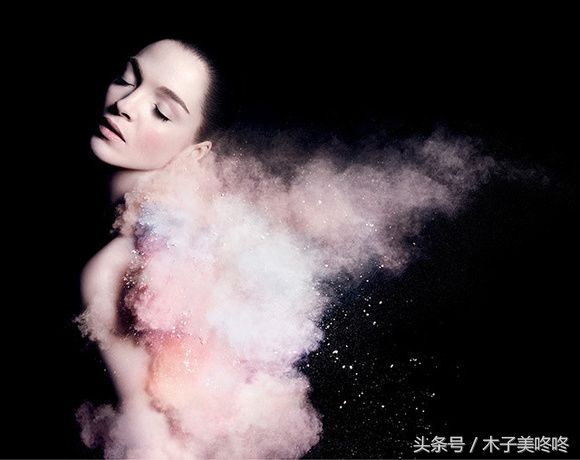 散粉蜜粉粉饼定妆喷雾的区别,蜜粉散粉和喷雾的区别