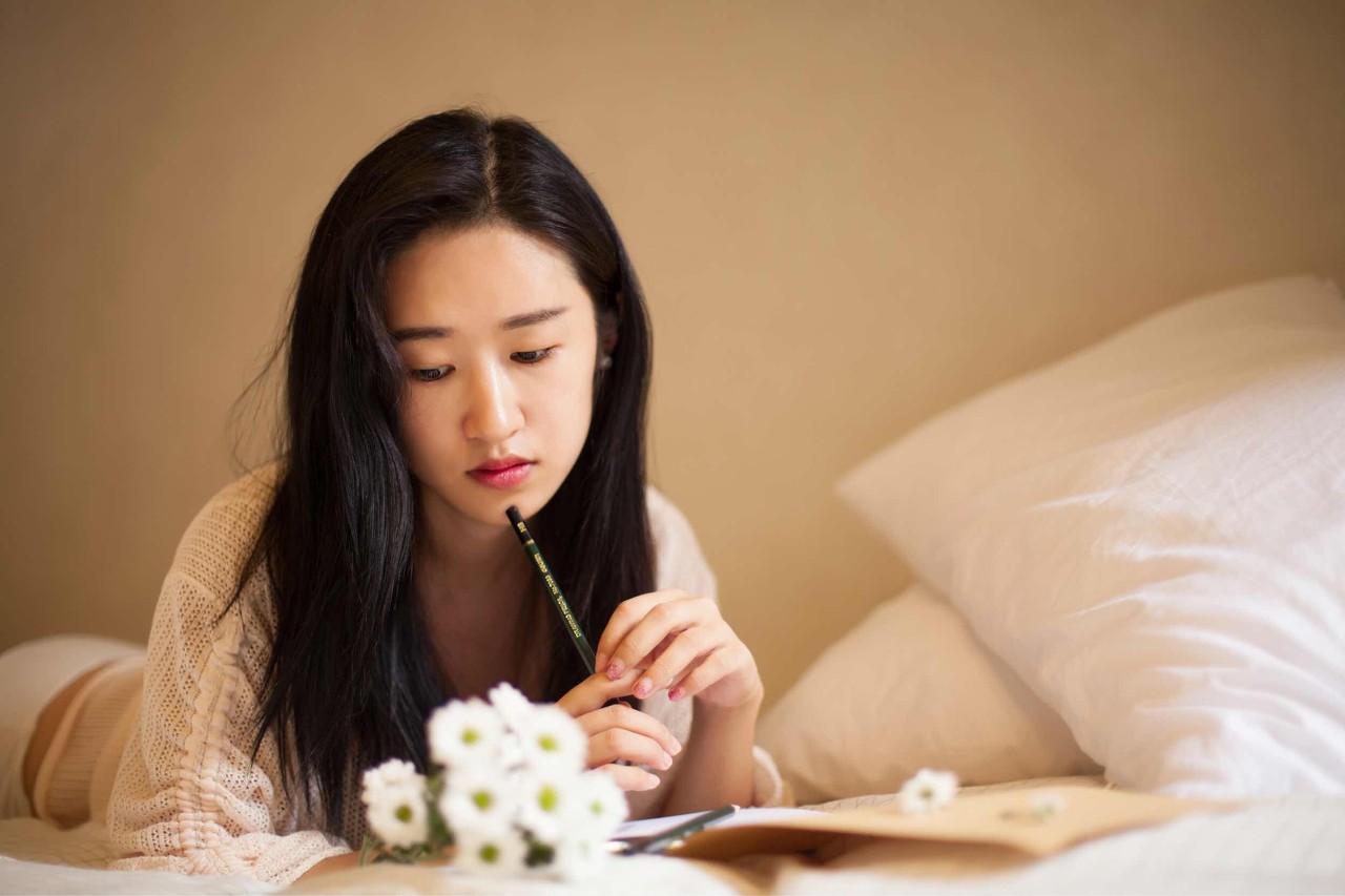 小说：在一起的第一个生日，男友还专门给她补礼物，这让她犯难了