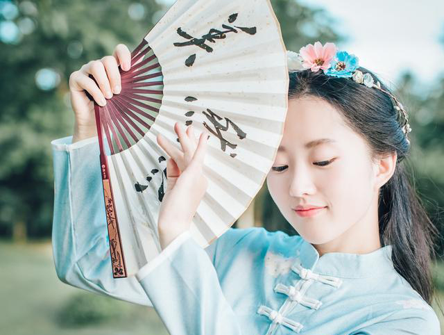 小说：大表哥退亲，二舅母在村里造谣毁他名声，大舅母气得不行