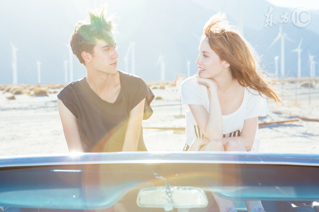 小说：她捡了块废石，被人嘲笑，转身去交易会上，竟卖出了五千万