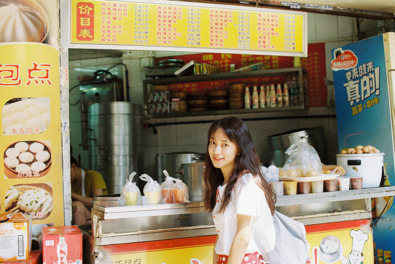 小说：她在酒吧被小流氓刁难，总裁霸气护妻，把小流氓直接打蒙了