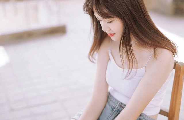 小说：班级群被一则婚礼消息轰炸，校花结婚，都在质疑新郎不是他