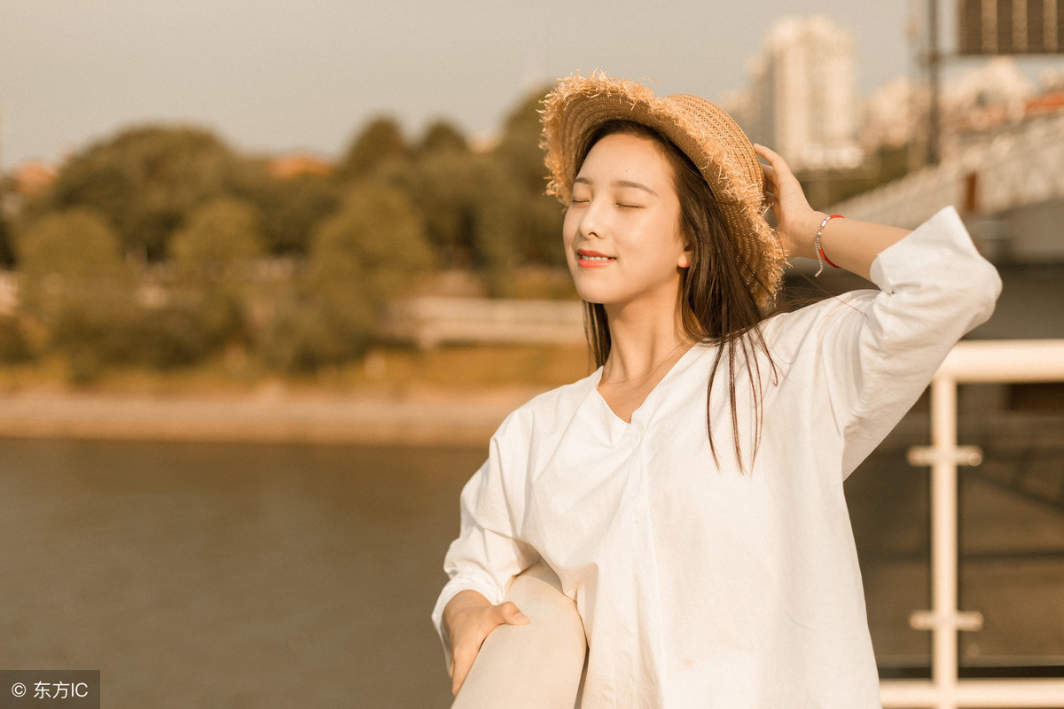 小说：少年以一敌三，最终获得游戏胜利，不料却遭队友质疑作弊