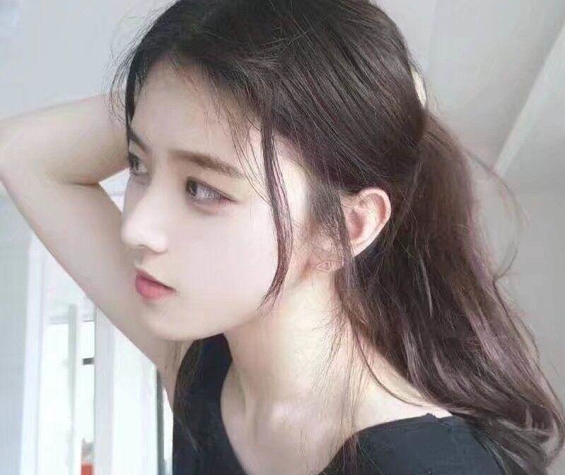 小说:他在酒吧工作,调制的美酒很是精美,众人都很羡慕