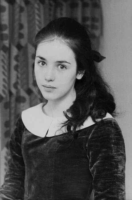 娶了巩俐的雅尔，曾有个漂亮的未婚妻，对方正是法国女神阿佳妮