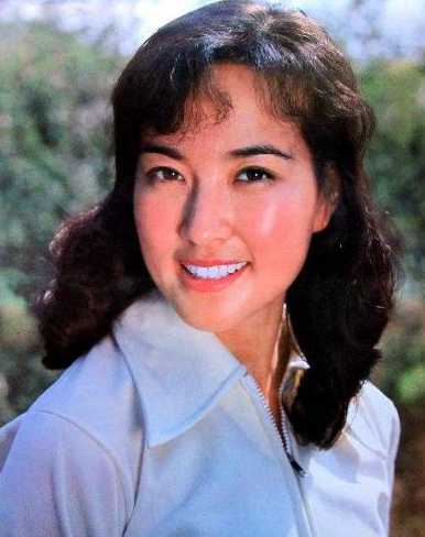 刘晓庆曾经历过4段婚姻,60岁刘晓庆与前夫相拥而泣