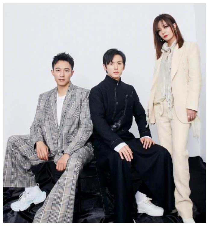 赵薇:顶风作案野心炸裂,罪行不仅仅亲日辱华,如今下场大快人心