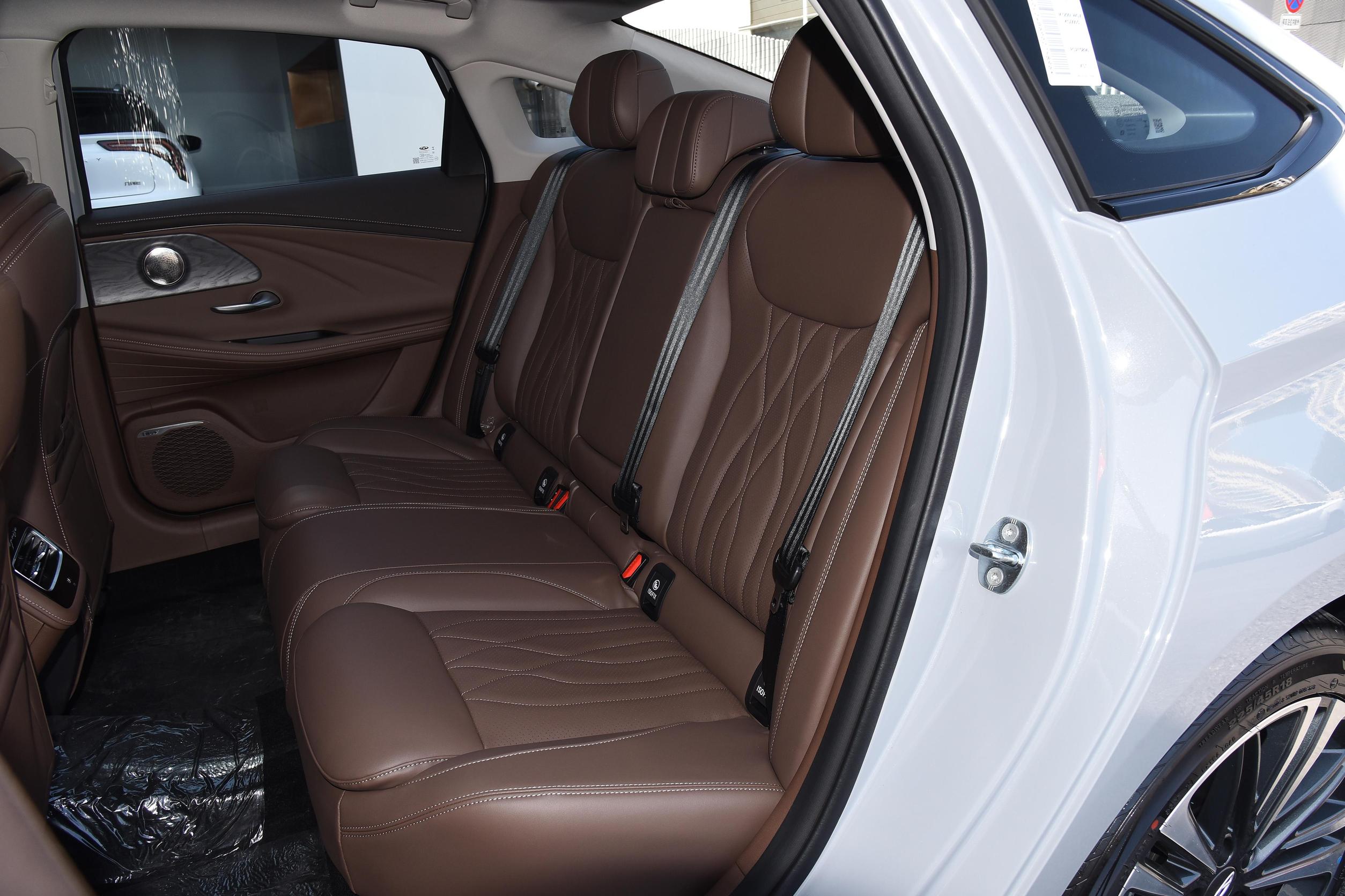 奇瑞艾瑞泽8对比长安uni-v,奇瑞艾瑞泽8和长安锐程cc