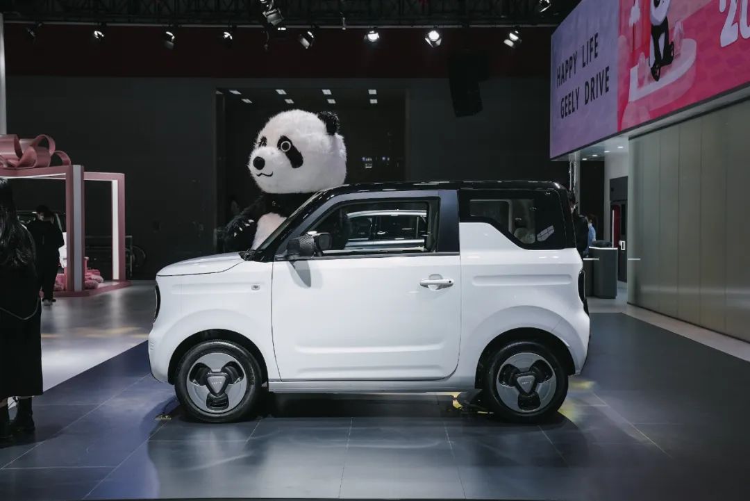 广州车展保时捷红色概念车,便宜带尾翼的保时捷车有哪些