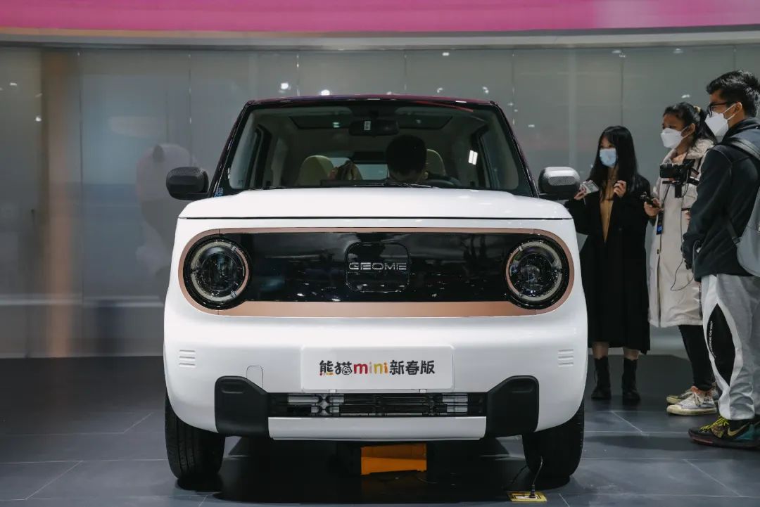 广州车展保时捷红色概念车,便宜带尾翼的保时捷车有哪些