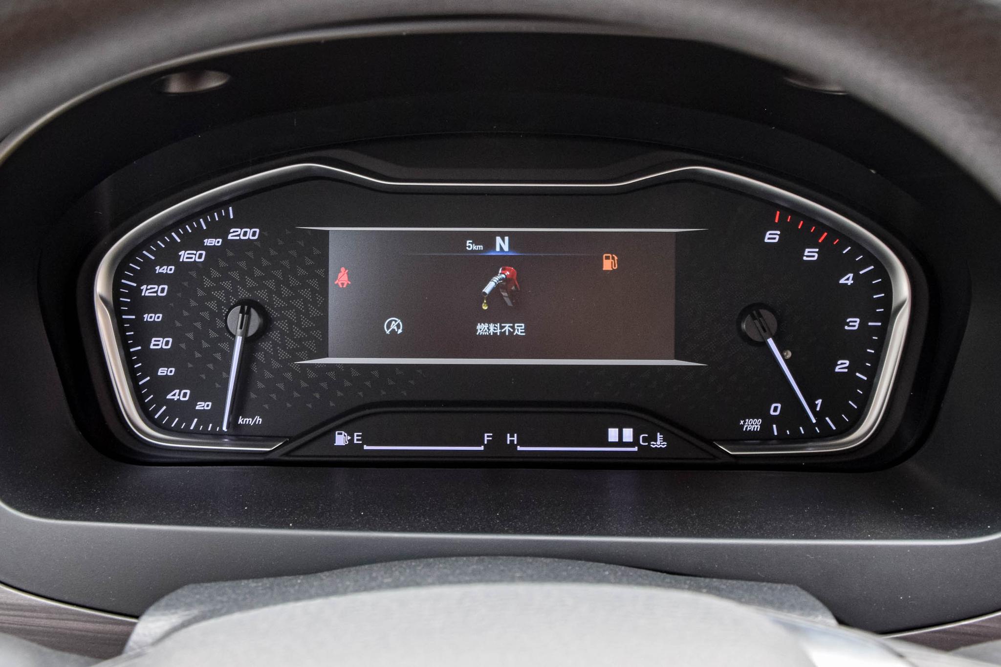 想买柴油版自动挡7座MPV，可以看看上汽大通MAXUSG10，省油还有劲