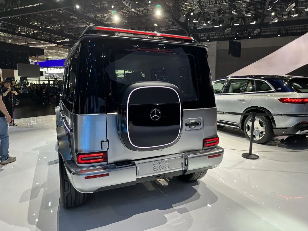 鍥藉鐪嬫瘮浜氳开鐧句竾绾у埆鐨勮溅,姣斾簹杩竷搴8