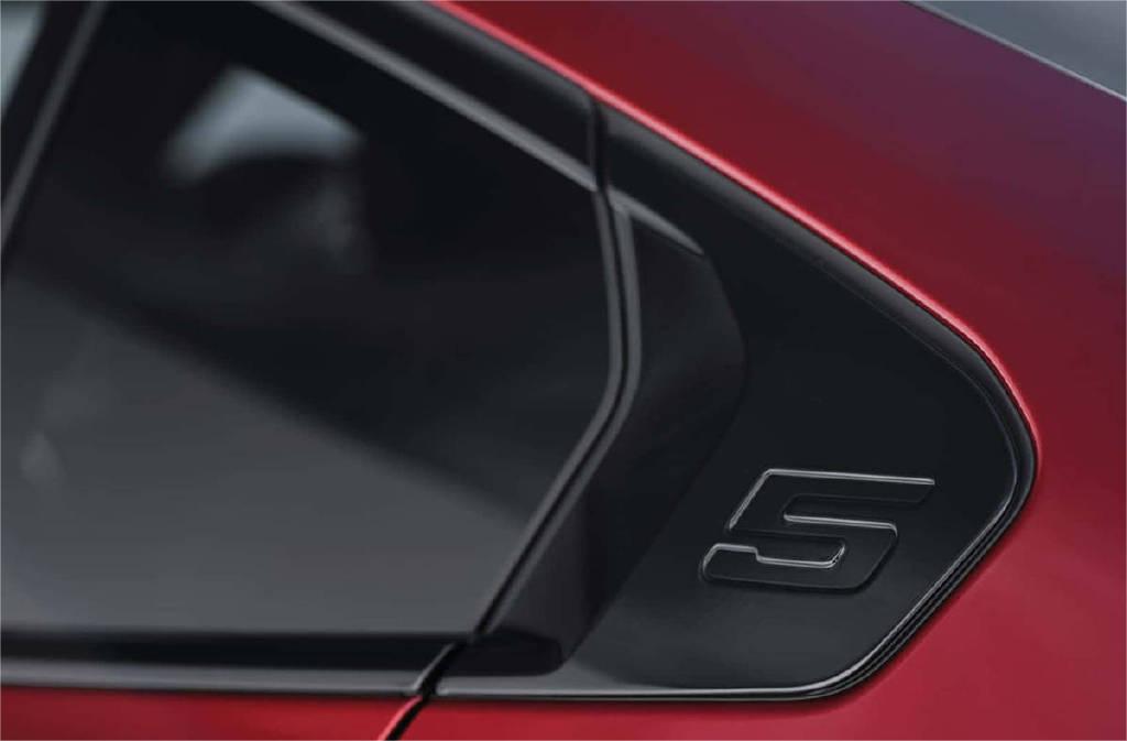 大鼻孔新款宝马5系谍照,宝马5系的核心亮点和槽点