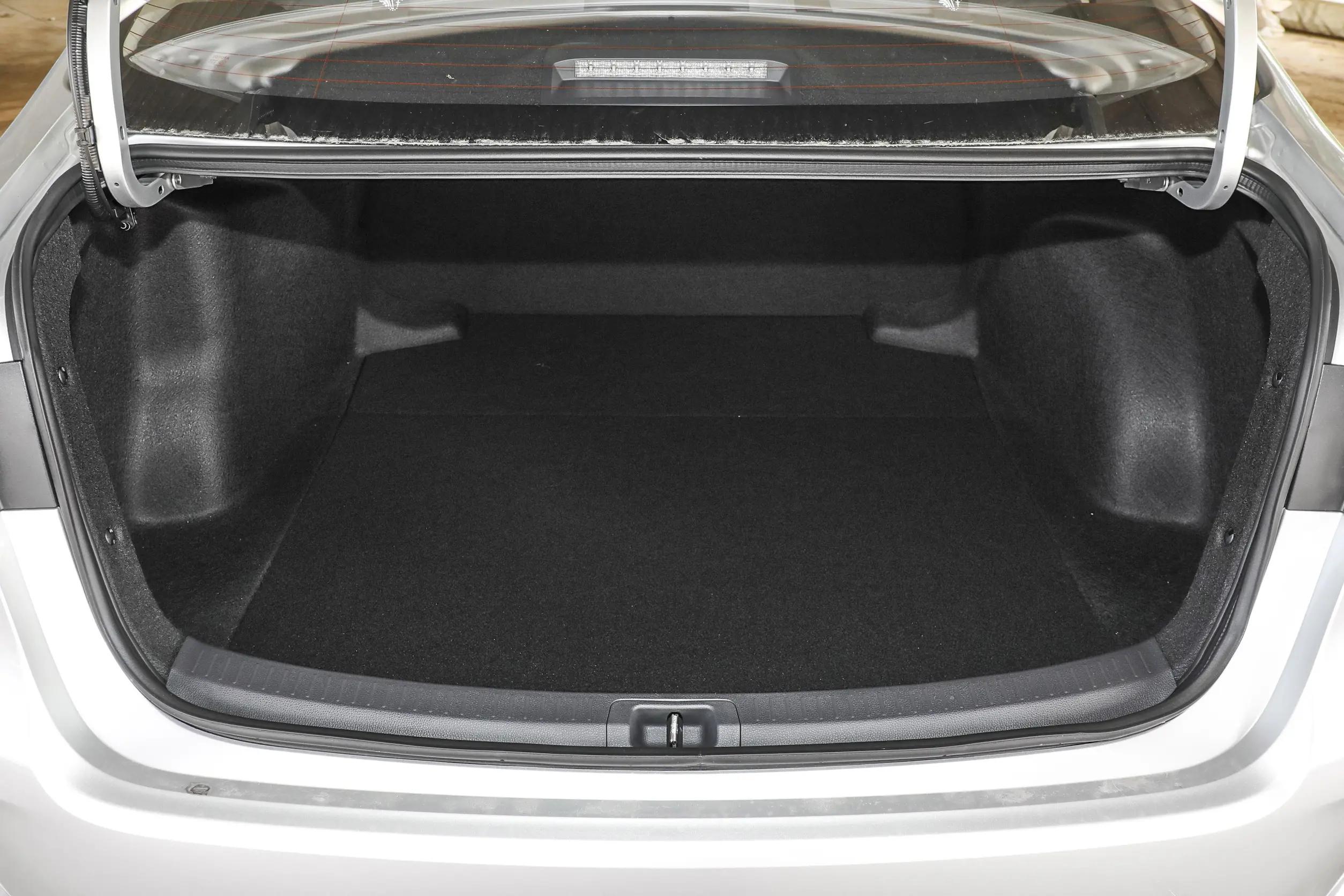 十万以内口碑最好的车丰田卡罗拉,家用代步丰田卡罗拉哪款值得买