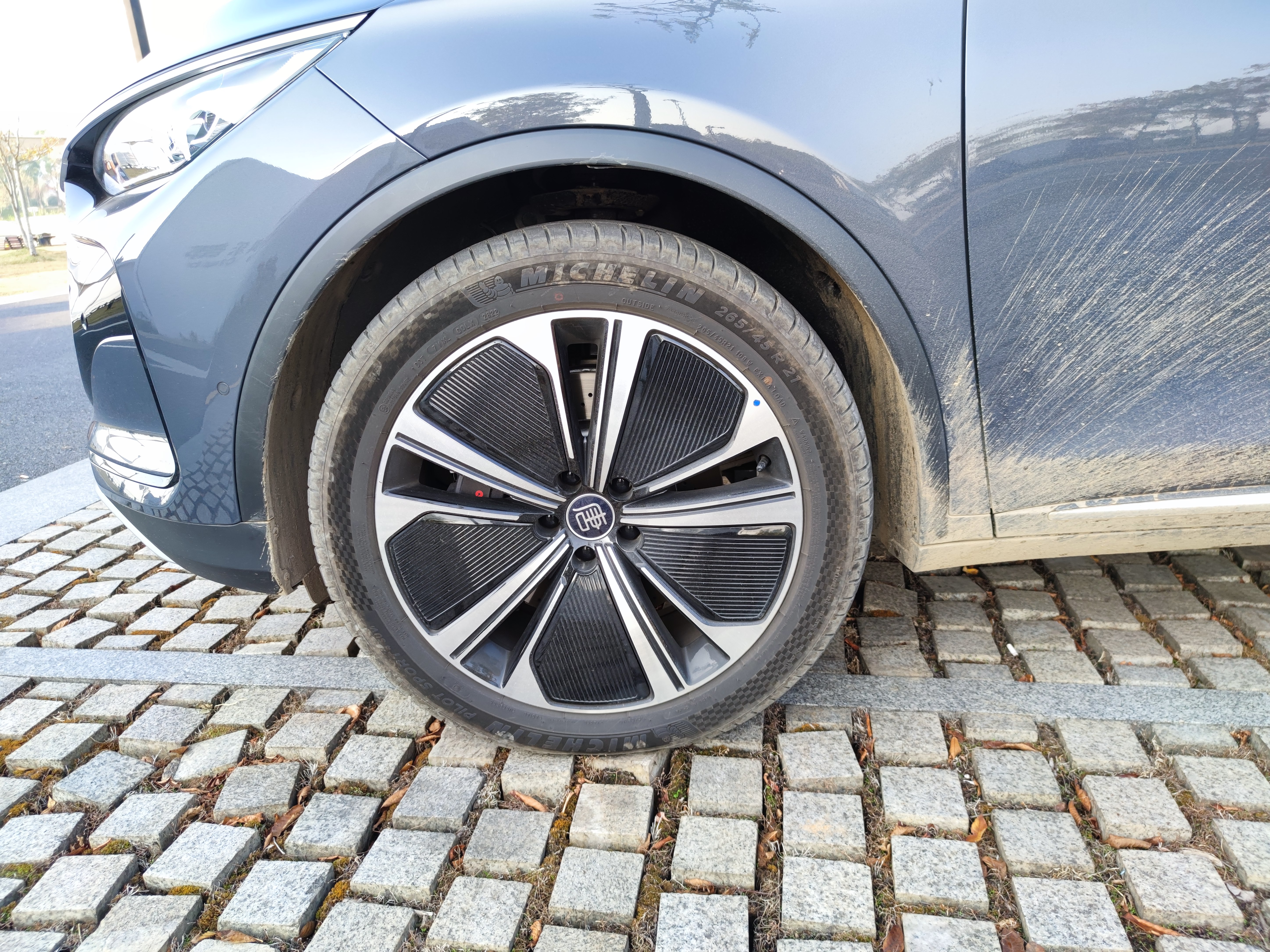 汽车胎压打到2.5好吗,修车师傅把胎压打到3.0