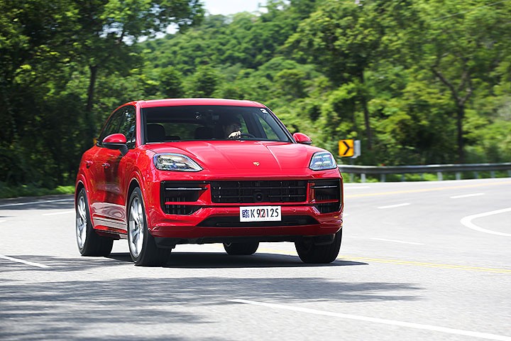 全面测评保时捷卡宴,保时捷卡宴cayennes2019试驾