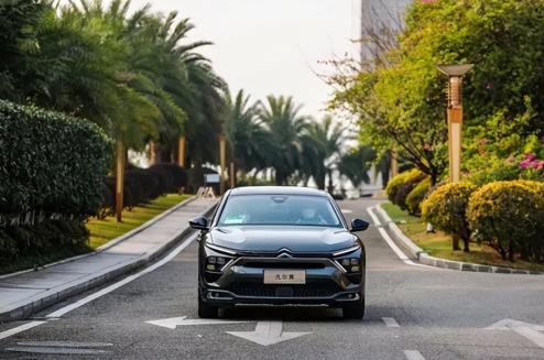 23款凡尔赛同级别车怎么样,两厢最漂亮的车凡尔赛