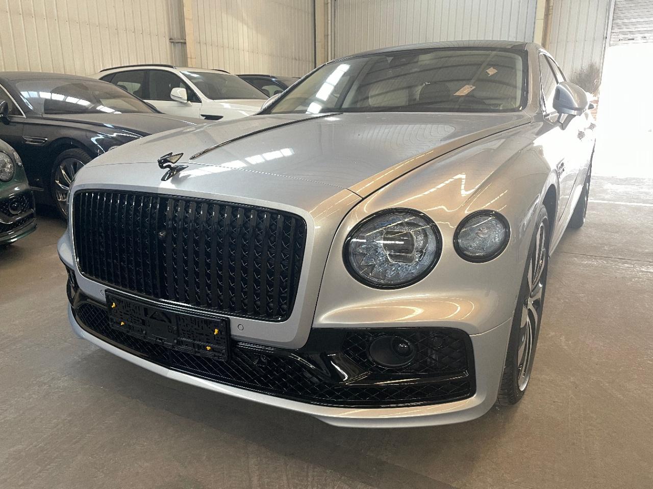 宾利实拍视频整个车身,新款宾利飞驰实拍高清图