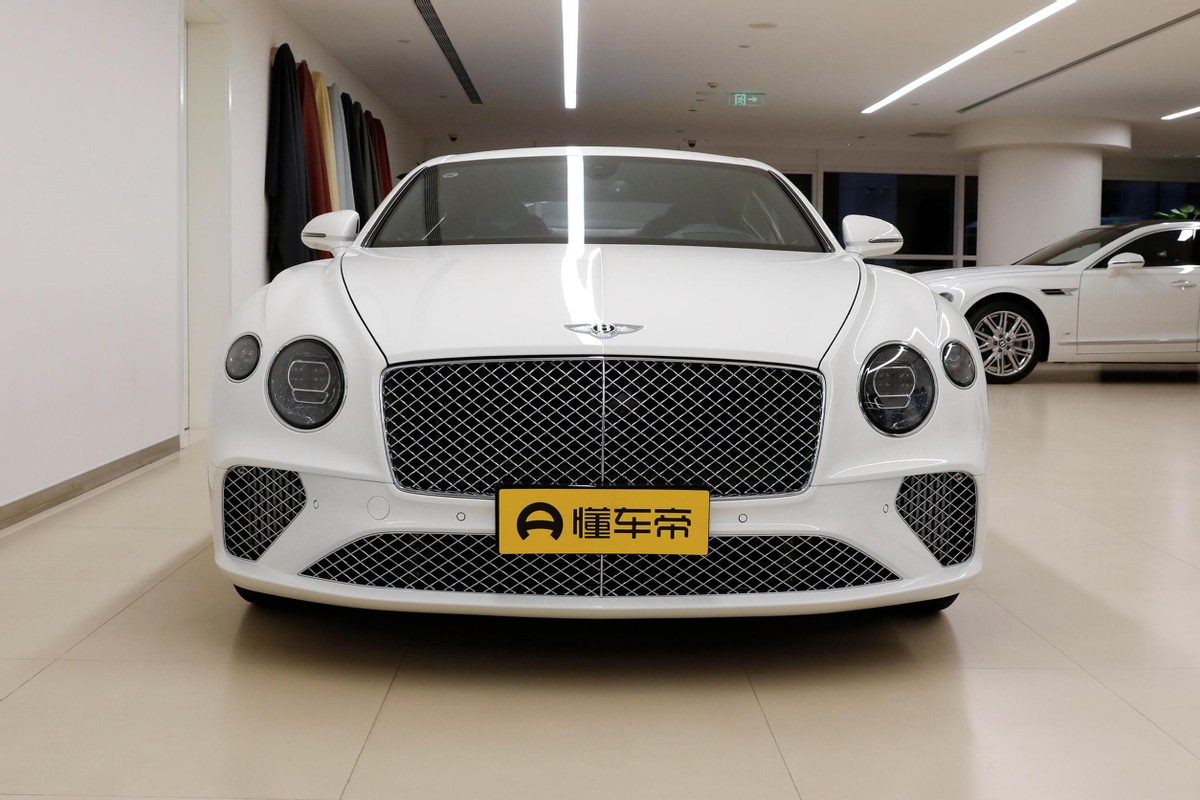 最新款宾利欧陆顶配,优雅与暴力并存的宾利欧陆