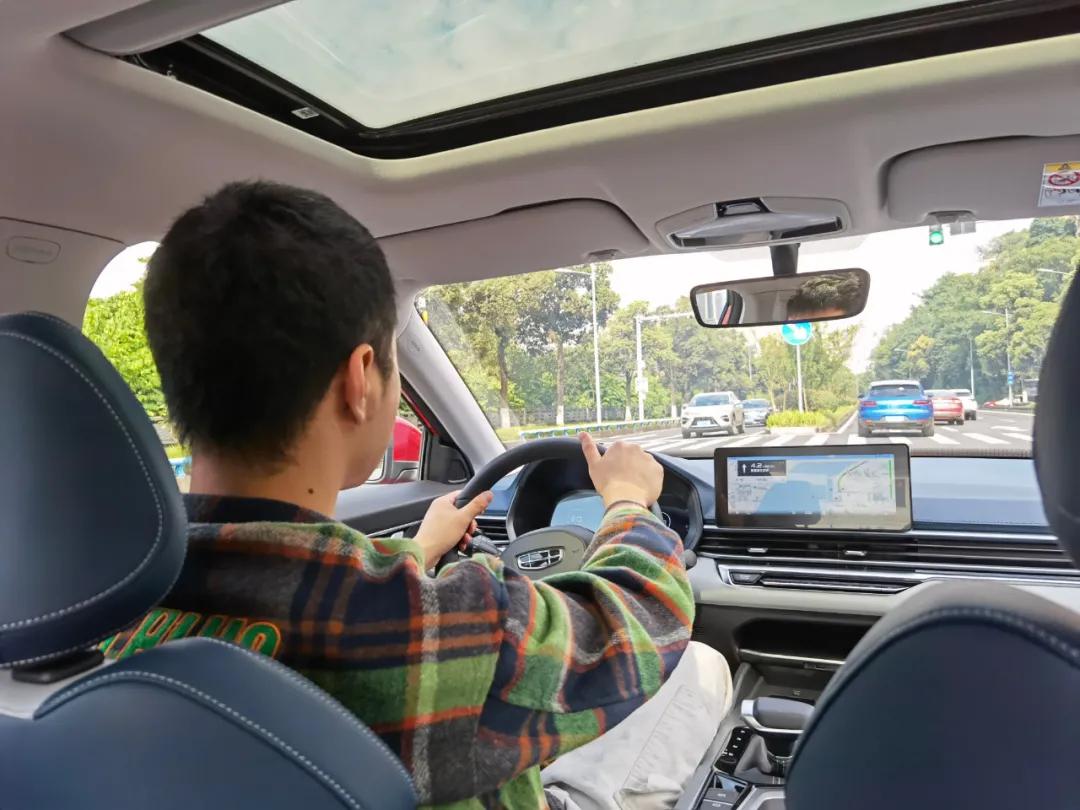 吉利帝豪4代动力测评,试驾吉利帝豪4代动力够用吗