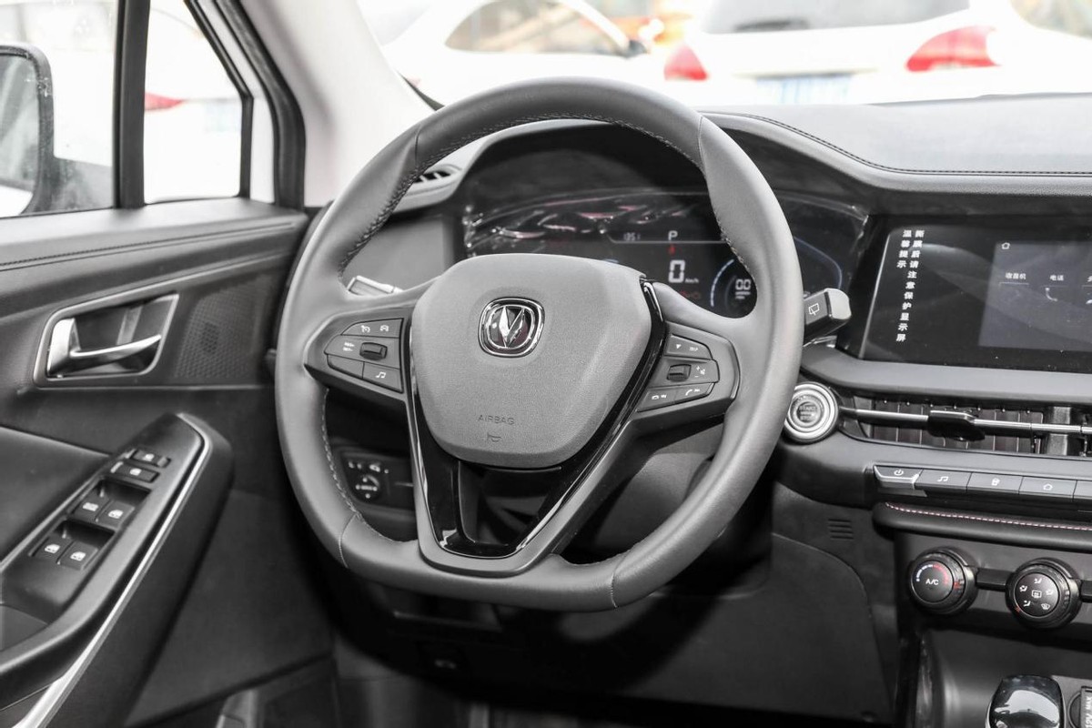 15款长安cs75手动2.0测评,长安cs15试驾2手车价格