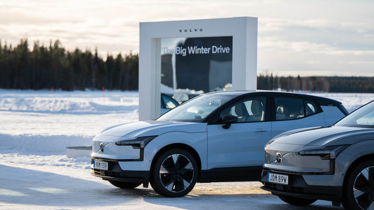 ex30沃尔沃瑞典,ex30瑞典冰雪试驾
