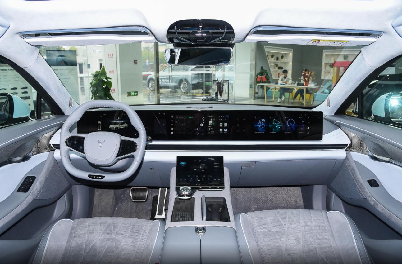 岚图追光与蔚来et7怎么选择,岚图追光vs蔚来et5旅行版