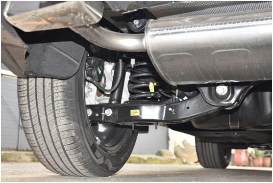 第五代途胜l8at有哪些优点,第五代途胜l换装8at内饰