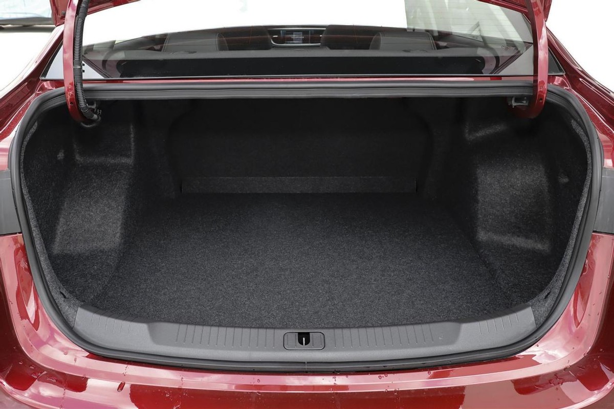 百公里油耗5.9L，配1.5L+6AT，前后独立悬挂，英朗的性价比如何？