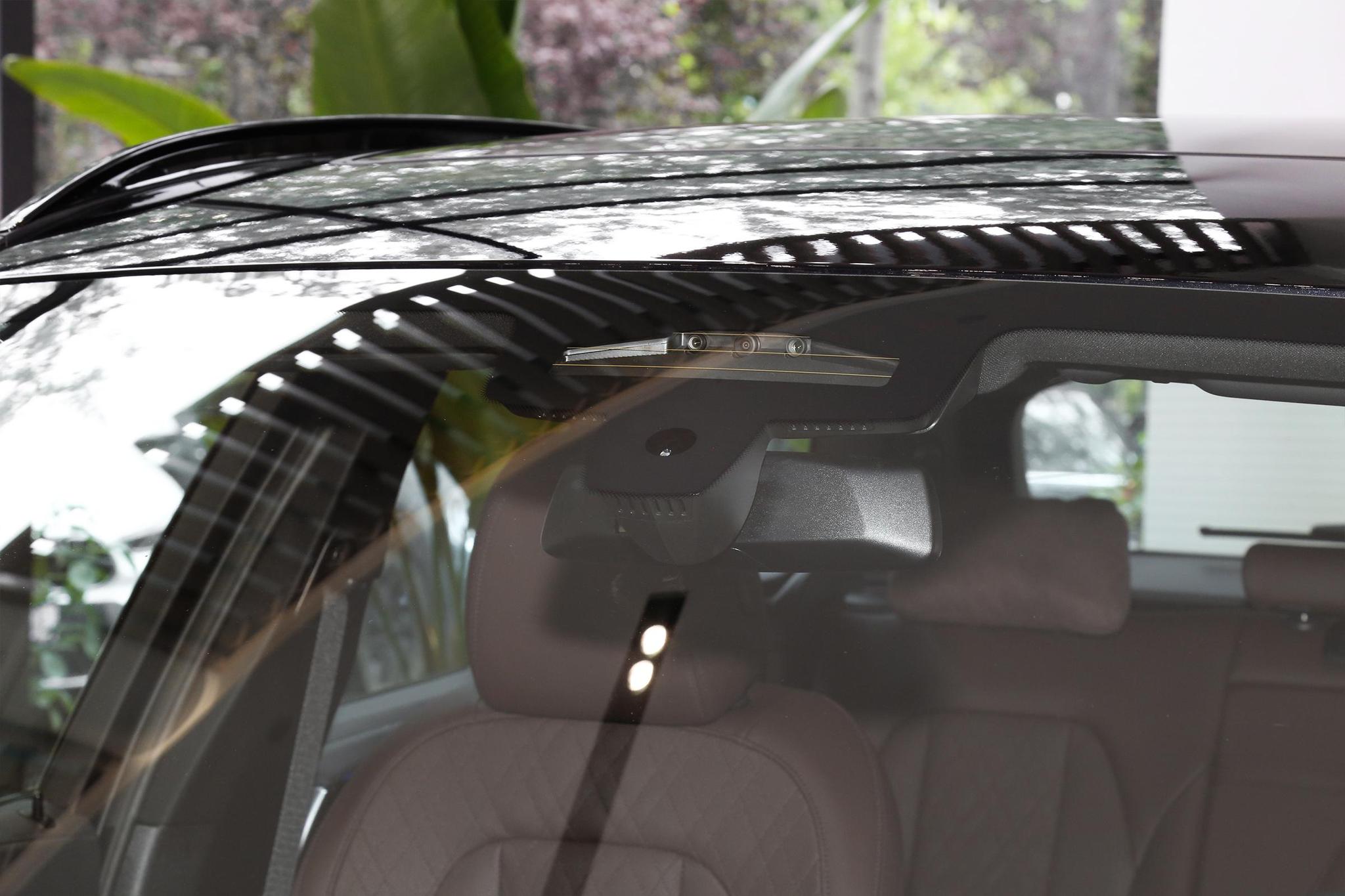 想买安全性好的suv,想买个好看智能省油空间大的suv