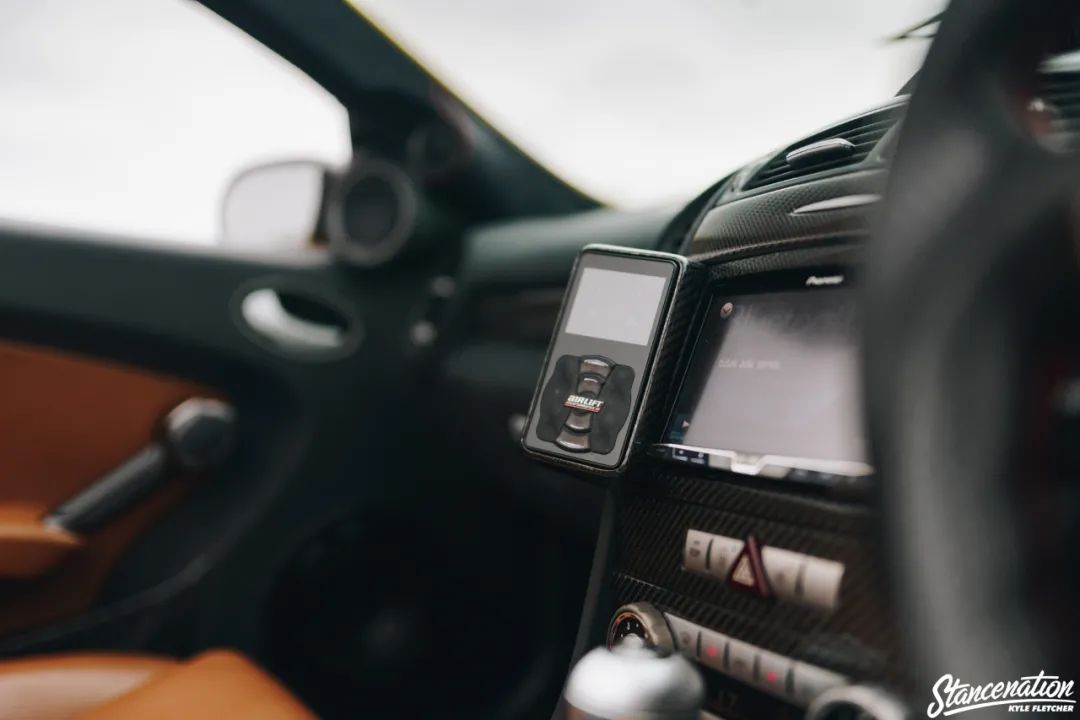 奔驰slk350改装,11年的奔驰slk值得买吗