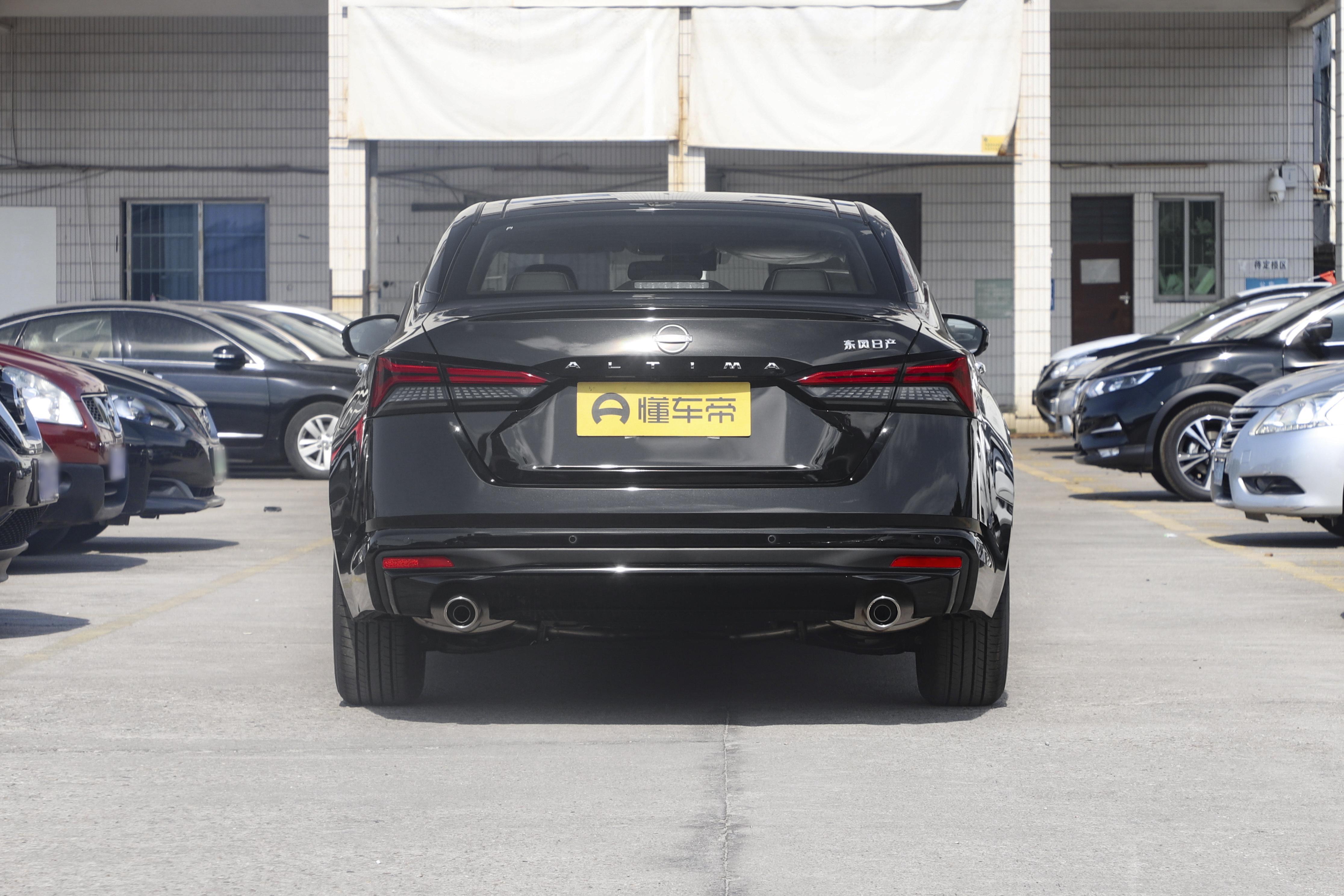 日产天籁官方价17.98万黑色配置,日产天籁2023款2.0悦享版内饰选配