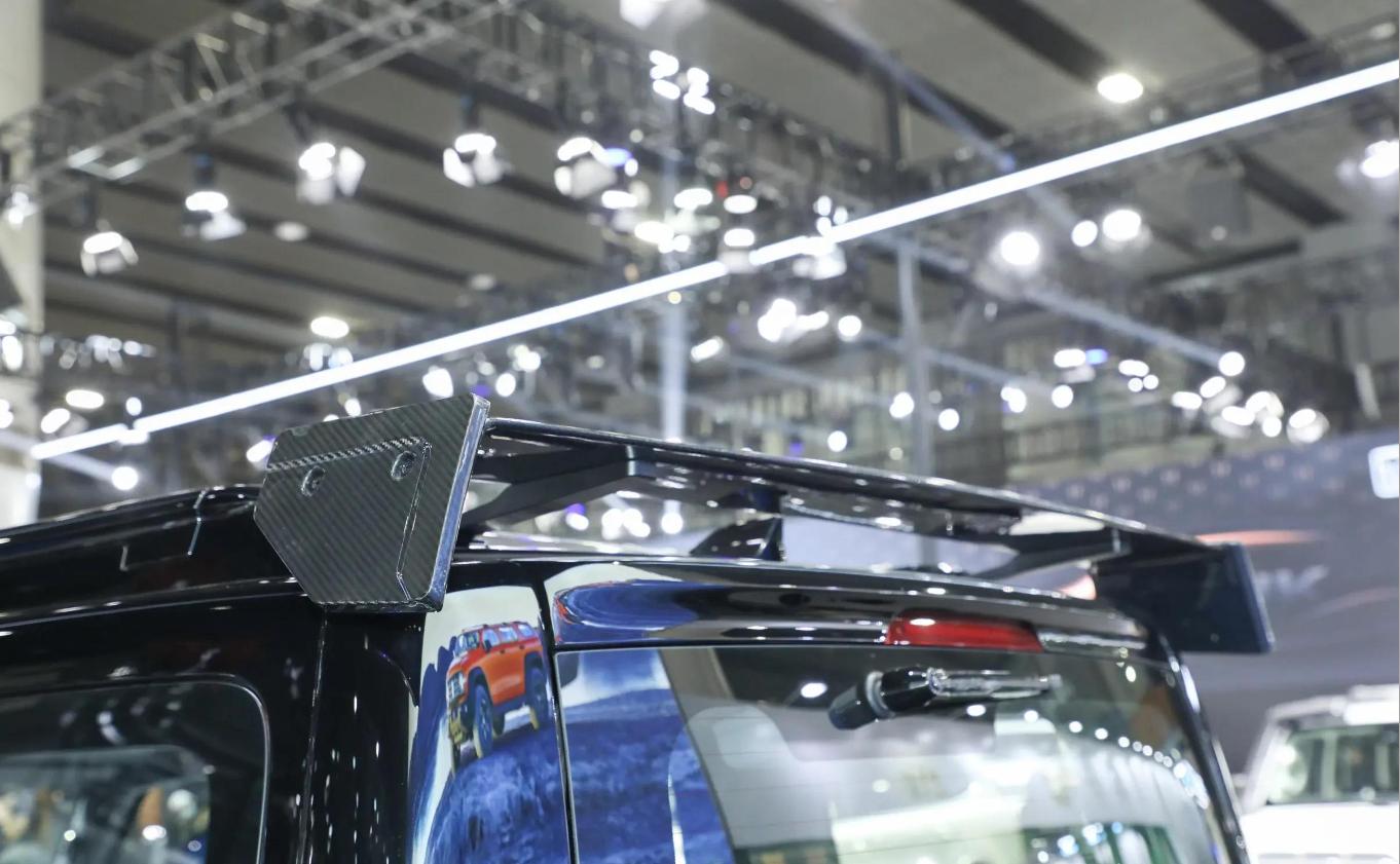 坦克300赛博版和坦克300对比图,限量3000台发售坦克300赛博版