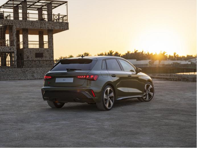 奥迪a3l2022款与21款区别,15万左右买速腾还是奥迪a3