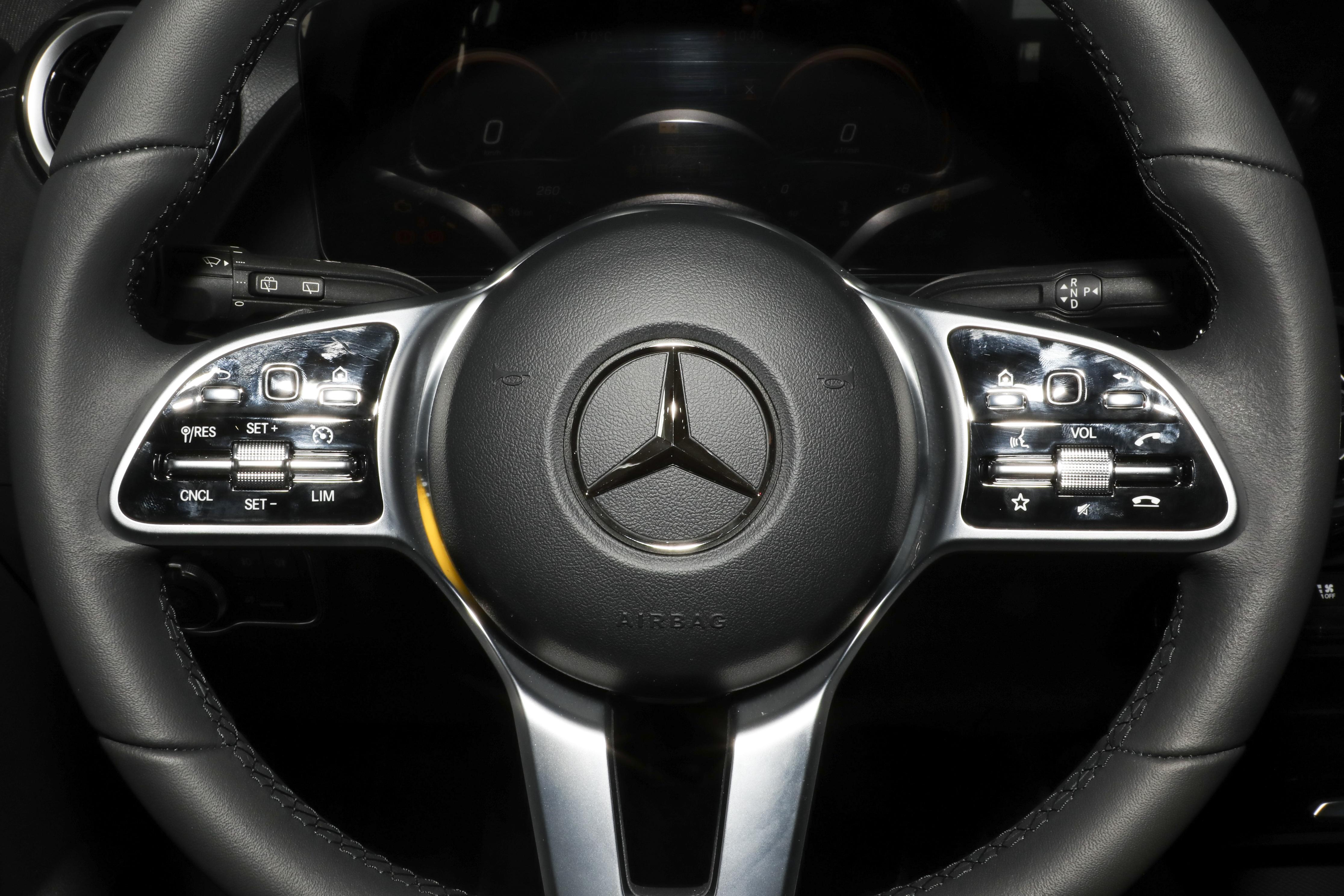 奔驰gla220新车落地价,北京奔驰gla200多少钱