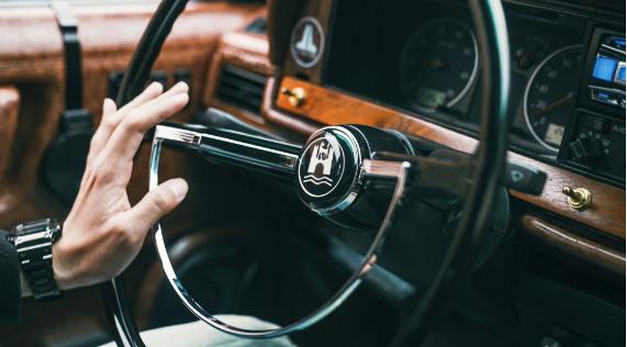 普桑2023款自动情怀版落地价,2022经典情怀版大众桑塔纳普桑