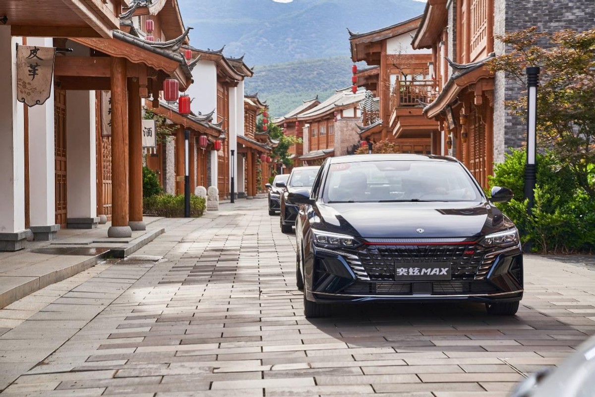 配置、性能达到B级家轿水准，东风风神奕炫MAX不到10万就能入手？