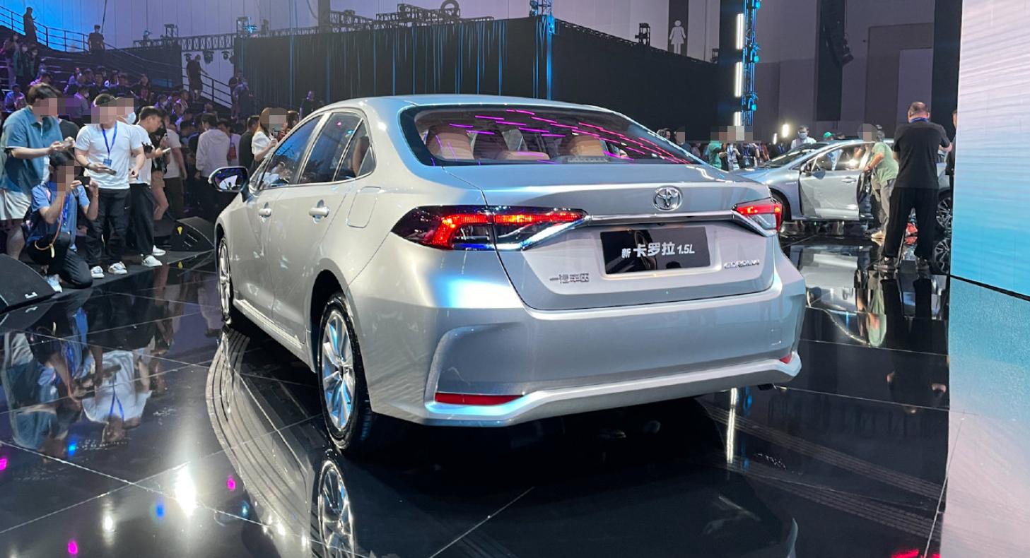 丰田卡罗拉轻混2023全新款落地价,11.98万起全新丰田卡罗拉正式上市