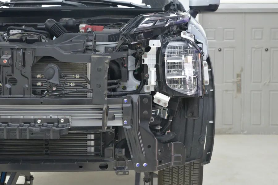 三菱欧蓝德2020款碰撞成绩,三菱欧蓝德对撞实验