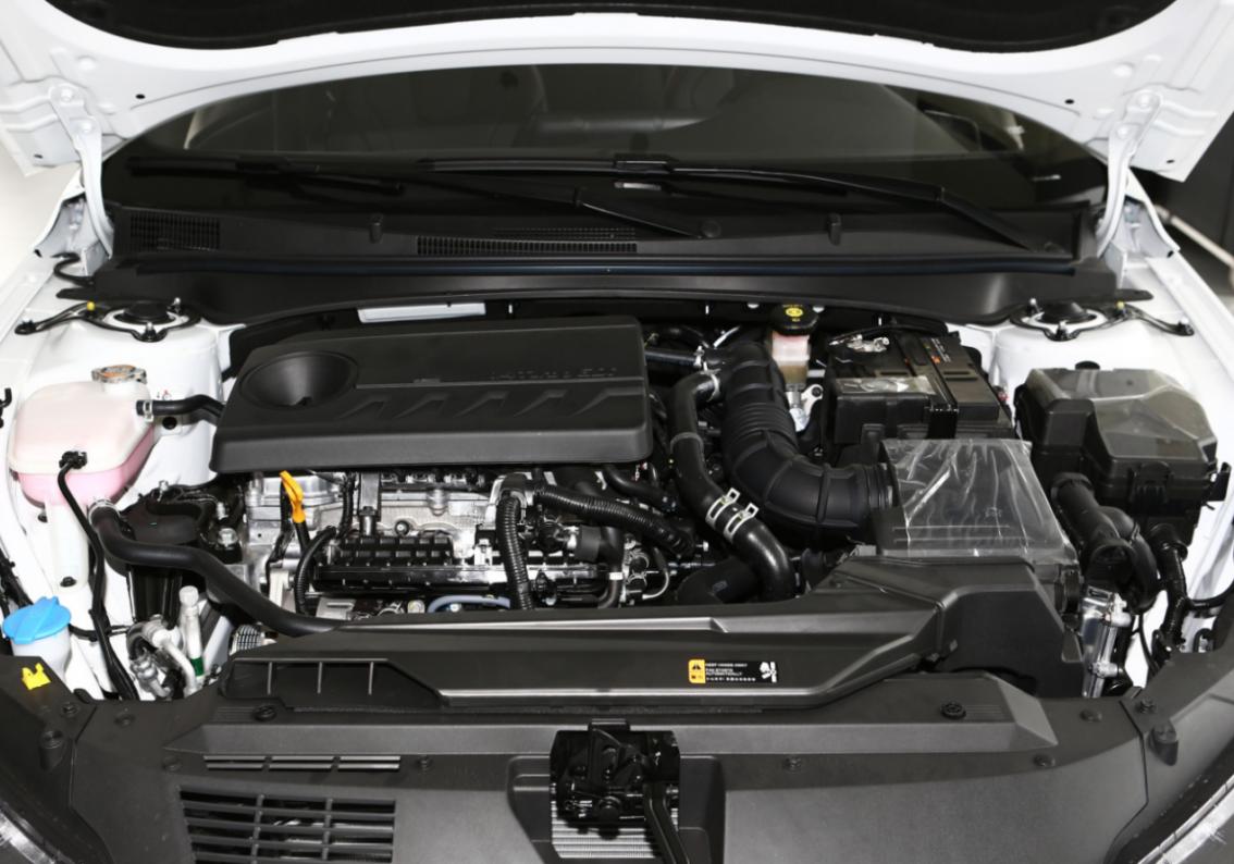 北京现代全新伊兰特直降3万,韩系最好三款车伊兰特油耗