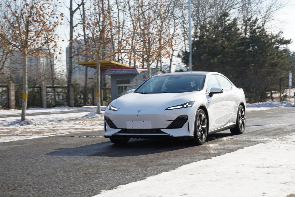 新款深蓝sl03纯电版驾驶体验,深蓝sl03属于什么档次的车